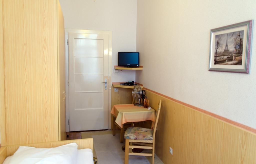 Schweizer Pension Solderer Viena Quarto foto